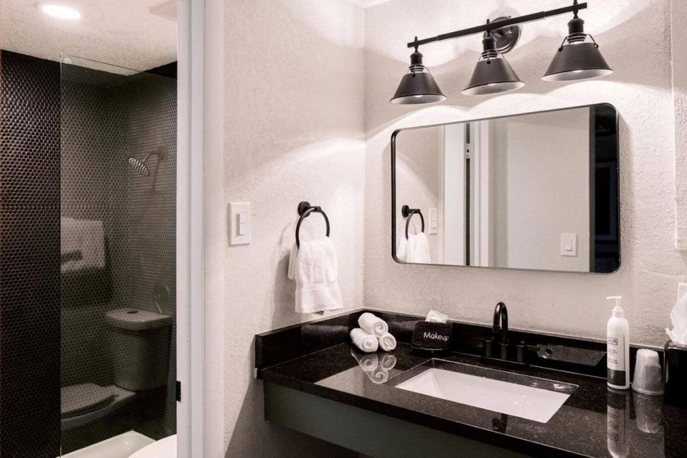 Western Lodge Стиймбоут Спрингс Екстериор снимка