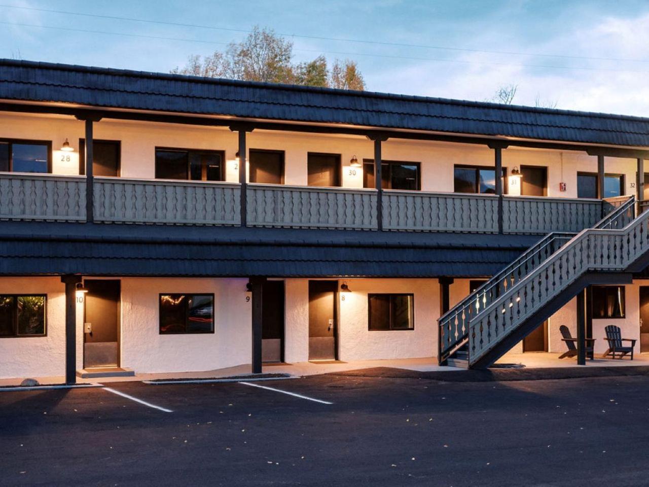 Western Lodge Стиймбоут Спрингс Екстериор снимка